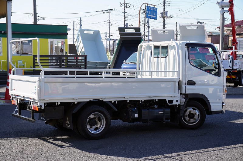 キャンター　「標準幅　ショート」　平ボディー　積載２０００ｋｇ　三方開　全低床　アオリパイプ欄干付き　メッキパーツ　左電格ミラー　坂道発進補助　キーレス　フォグランプ　ＡＴ車！6