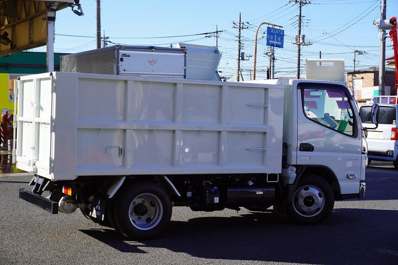 （未使用）　キャンター　強化　深ダンプ　「土砂禁止」　積載３０００ｋｇ　リア観音扉式　一方開　全低床　ＬＥＤヘッドライト　ＬＥＤフォグランプ　メッキパーツ　左電格ミラー　スマートキー　衝突軽減ブレーキ　車線逸脱警報　５速ＭＴ！車検「Ｒ６年５月まで！」6