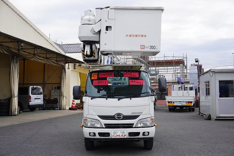 デュトロ　高所作業車　アイチ製（ＳＨ１５Ｂ）　最大地上高１４．６ｍ　積載５００ｋｇ　ＦＲＰバケット　ウインチ付き　バッテリー電源　ジョイスティックタイプ　ブーム自動格納　坂道発進補助　左電格ミラー　社外ナビ　ＥＴＣ　電動パーキングブレーキ　ユニットアワーメーター：８９６ｈ　電工仕様！６速ＭＴ！車検「Ｒ６年７月まで！」0