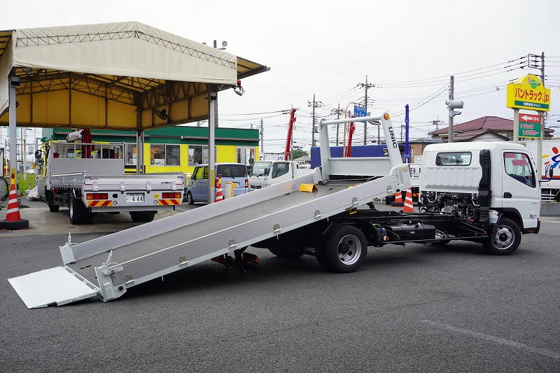 （未使用）　キャンター　「ワイド超ロング」　セーフティーローダー　一般用　古河ユニック製　積載３０００ｋｇ　アルミブロック　ウインチ　ラジコン　床フック６対　ＬＥＤヘッドライト＆フォグランプ　左電格ミラー　スマートキー　衝突軽減ブレーキ　車線逸脱警報　５速ＭＴ！車検「Ｒ６年１１月まで！」