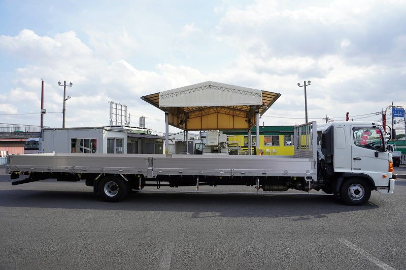 レンジャー　４トン　「ワイド　ベッド付き　超々ロング」　平ボディー　アルミブロック　五方開　リーフサス　積載２７５０ｋｇ　９．４ｍ長　セイコーラック　ＥＴＣ　坂道発進補助　落とし込みフック９対　２４０馬力！６速ＭＴ！希少車！！3