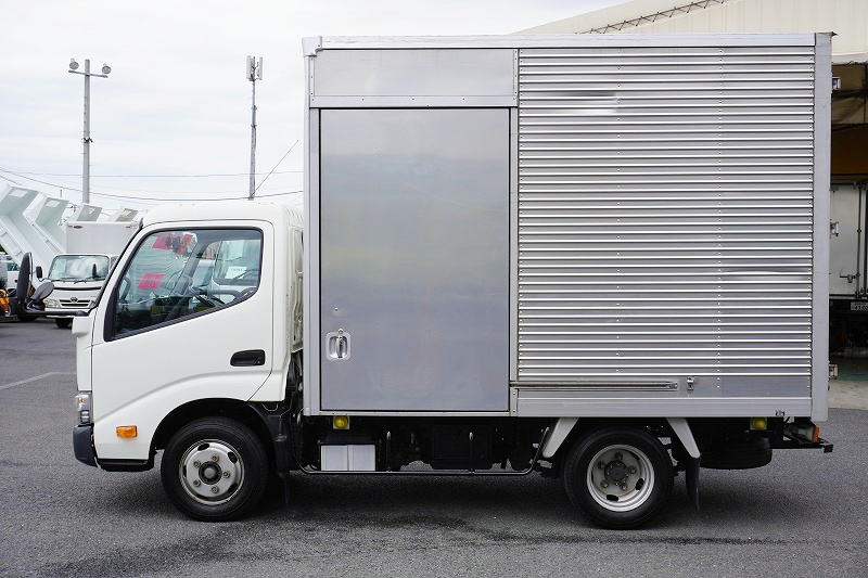 トヨエース　１０尺　アルミバン　積載２０００ｋｇ　トヨタ車体製　サイドドア　ラッシング１段　バックカメラ　ＥＴＣ　９０度ストッパー　衝突軽減ブレーキ　車線逸脱警報　ワンオーナー！ＡＴ車！車検「Ｒ５年１０月まで！」1